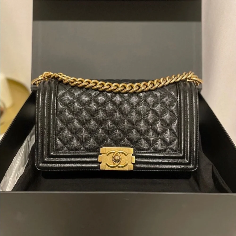 $6500 Chanel Boy Old Medium - Picture 5 of 16